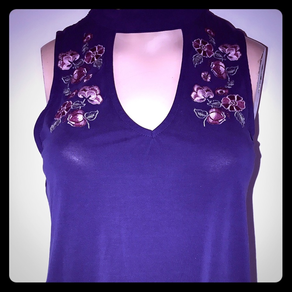 🦋Francesca’s Floral Blue Tank Top - Picture 1 of 7